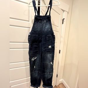 Overalls from anthropologie. Worn maybe once.